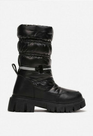 Mustat talvisaapikkaat