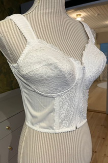 Valkoiset rintaliivit 85C