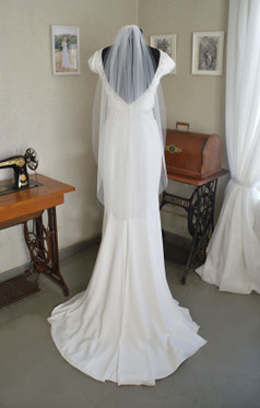 Huntu 120cm leikattu reuna, vaalea ivory