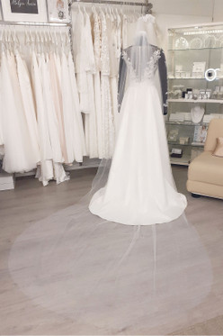 Huntu 300cm leikattu reuna, vaalea ivory