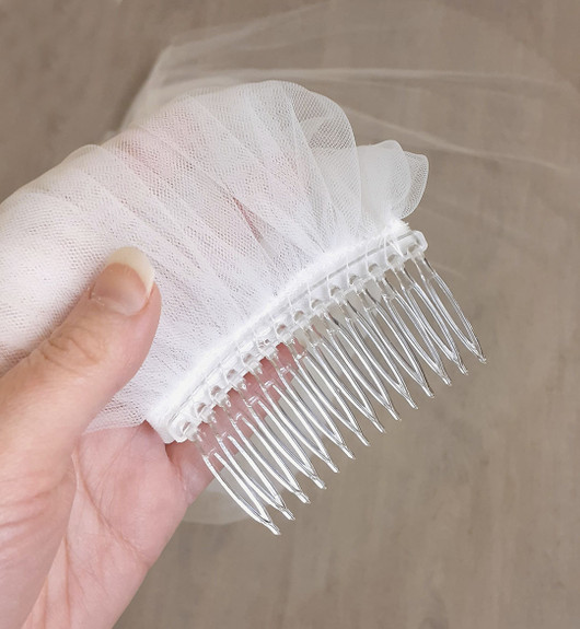 Huntu 300cm leikattu reuna, vaalea ivory