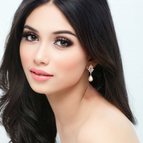 Helmikorvakorut pyöreillä helmillä