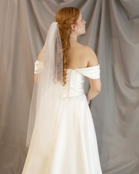 Huntu 100cm leikattu reuna, vaalea ivory