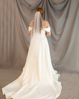 Huntu 100cm leikattu reuna, vaalea ivory