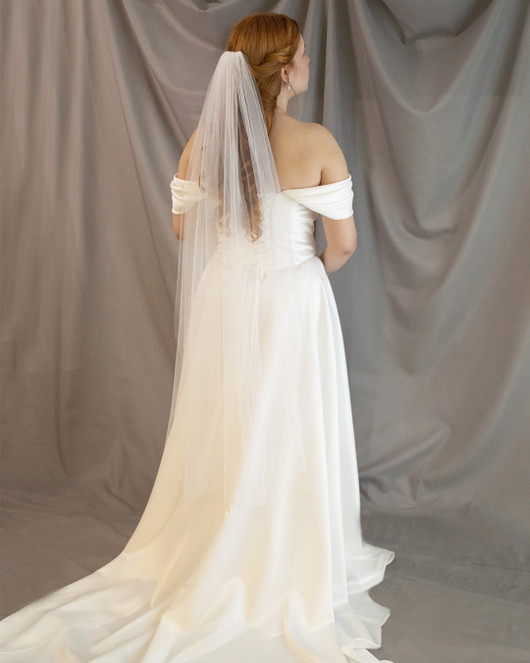 Huntu 120cm leikattu reuna, vaalea ivory