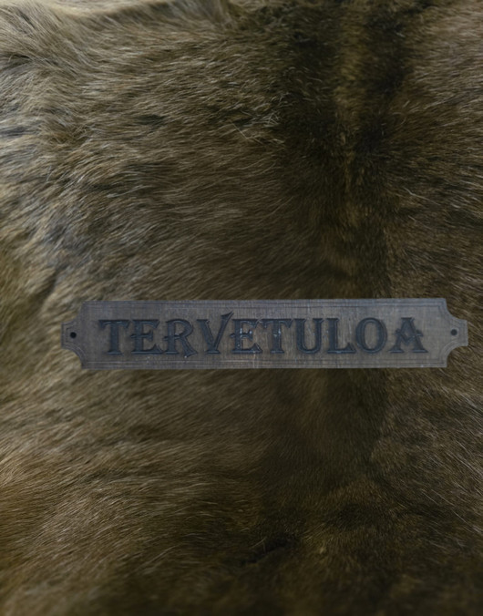 Ovikyltti  / postilaatikkokyltti omalla tekstillä. 