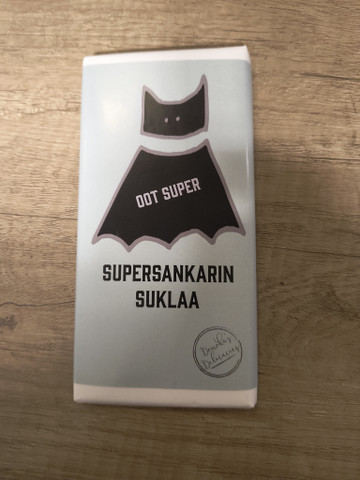 Maitosuklaa 100g Supersankarin suklaa 