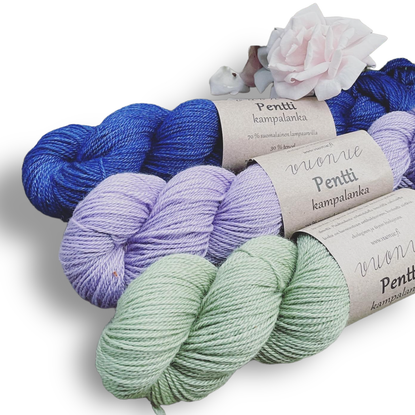 Ylellisen pehmeä Vuonue Pentti kampalanka – muoviton sileä villalanka 