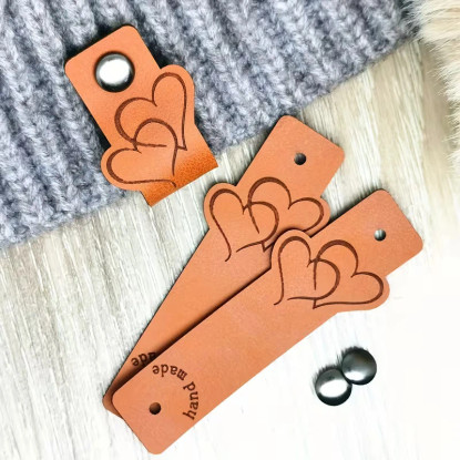 Käsityömerkki Sydämet, nepparikiinnitys