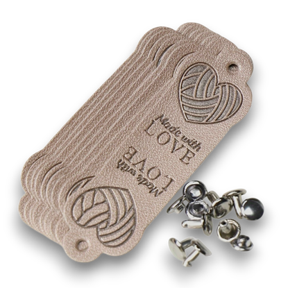 Käsityömerkki Made with Love, nepparikiinnitys