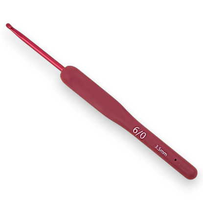 Ergonominen virkkuukoukku metallikoukulla ja pitävällä kumivarrella