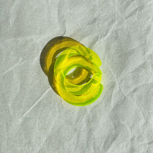 GLOW YELLOW | S