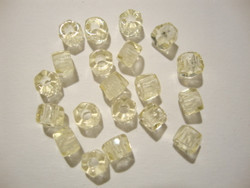 Tsekkiläinen fasettihiottu rondelli keltainen 6 x 3mm (n. 50 kpl/pss)