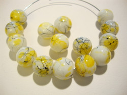 Lasihelmi valkoinen / keltainen värjätty pyöreä 10 mm (20/pss)