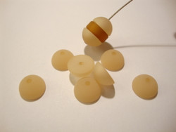 Polarishelmi luonnonvalkoinen (cream) matta puolipallo 12 mm (2/pss)
