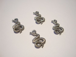 Riipus Käärme antiikkihopeanvärinen 19 x 14 mm