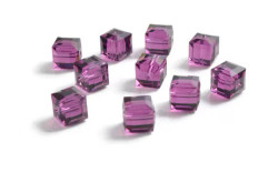 Swarovski kristalli kuutio 6 mm violetti (2 kpl)