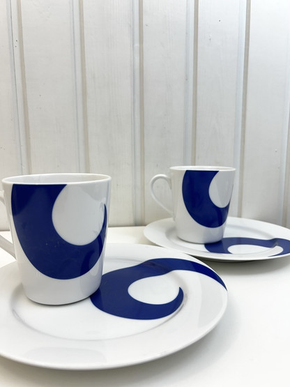 G81 Aarikka kahvimukit ja pullalautaset