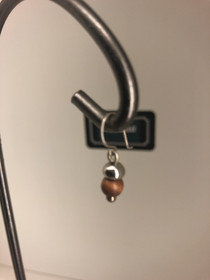 x6 Aarikan pariton korvakoru ruskea pieni