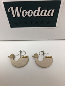 E156 Aarikkas Helmilintu earrings