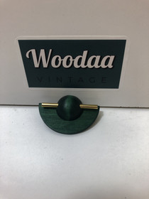 B200 Aarikka Lady brooch, green