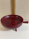 R34 Tripod dish, red