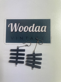 E270 Aarikka Kiina Earrings black