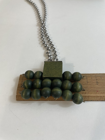 K311 Iberon vihreä kaulakoru