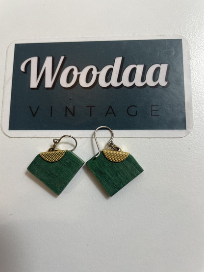 E278 Aarikkas green earrings