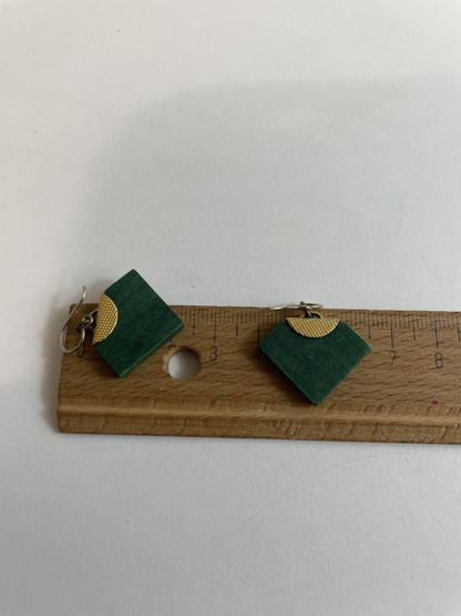 E278 Aarikkas green earrings