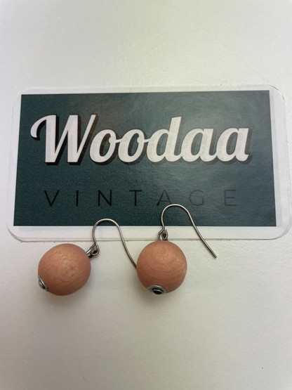 E287 Aarikkas Karpalo earrings