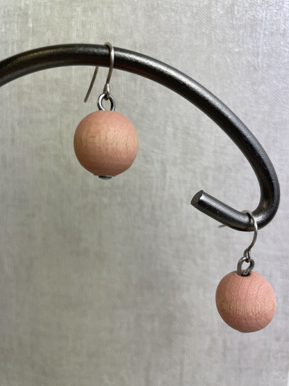 E287 Aarikkas Karpalo earrings