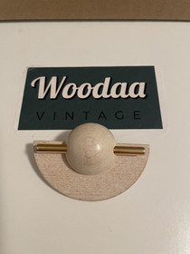 B312 Aarikan Lady rintaneula