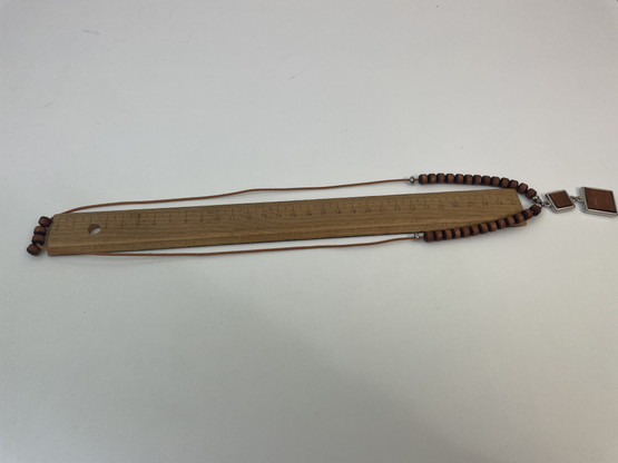K354 Aarikkas necklace, Parpiira