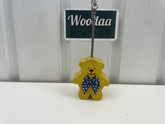 I71 Aarikka note on a teddy bear, Sulokuono Nipistää