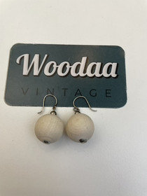 E490 Aarikan Pallo korvakorut