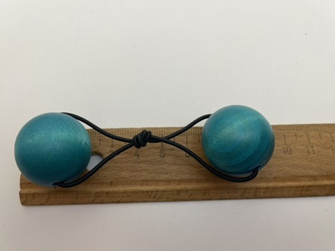 A46 Aarikkas hair loop, Pompom