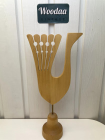115. Bird table decoration