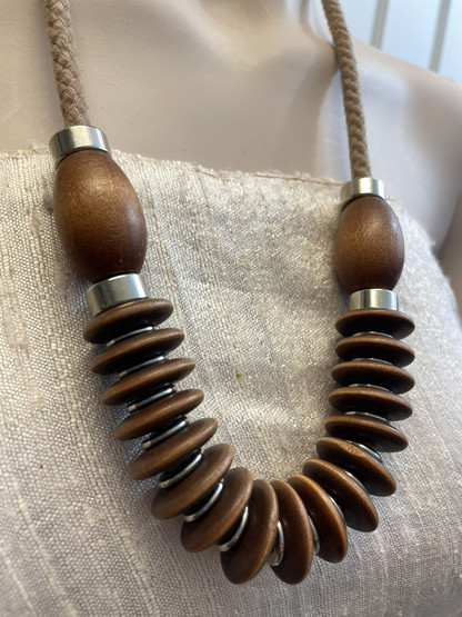 K569 Aarikka Kehäkukka kaulakoru