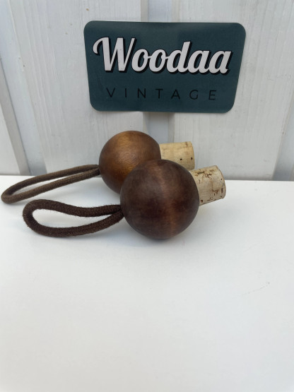 Q33 Aarikan korkit 2 kpl