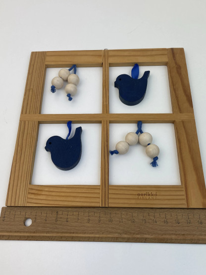 V135 Aarikkas bird ornament, Kotipihlaja