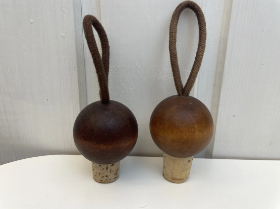 Q33 Aarikan korkit 2 kpl