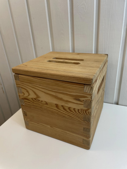 J60 Backman kannellinen puulaatikko