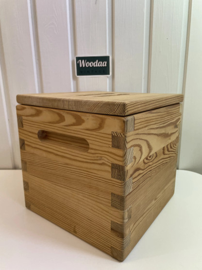 J60 Backman kannellinen puulaatikko