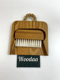 V116 Small brush and dustpan