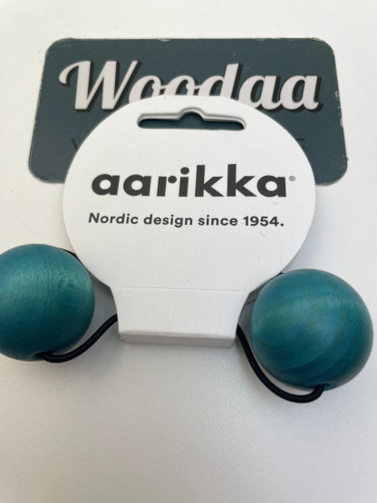 A46 Aarikkas hair loop, Pompom