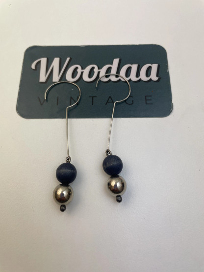 E434 Aarikkas earrings