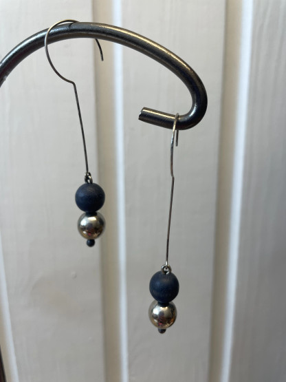 E434 Aarikkas earrings