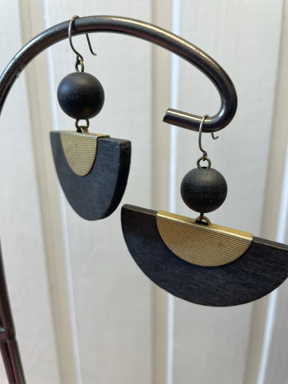 E433 Aarikkas earrings