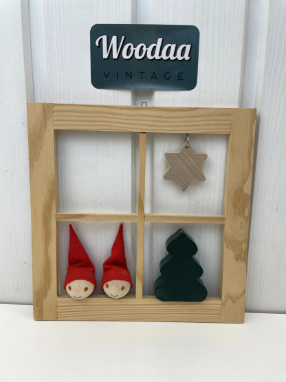 C163 Aarikan Christmas elf window decoration